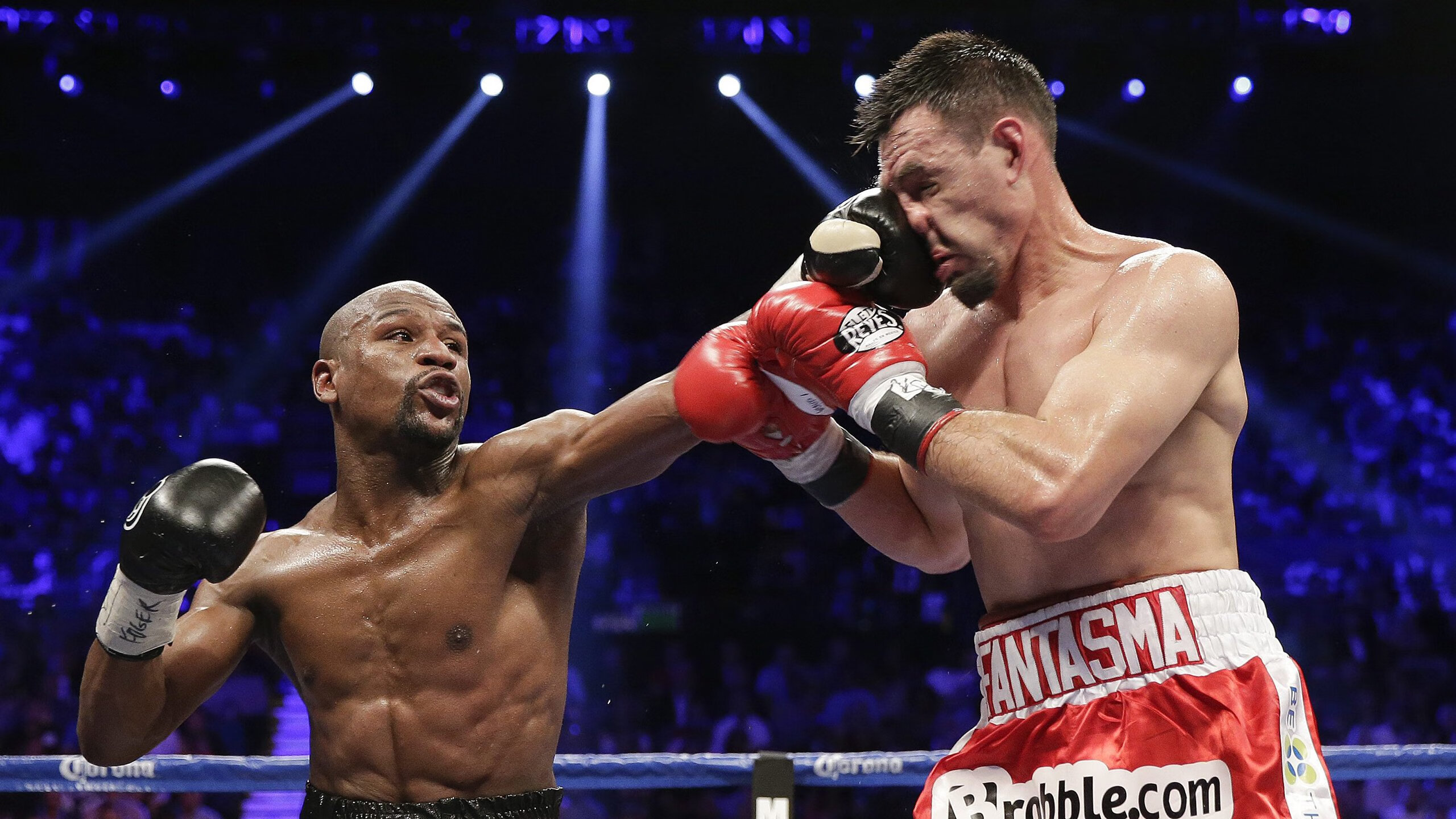 “东安湖赛场:跑酷选手与障碍赛道之间的极限博弈”